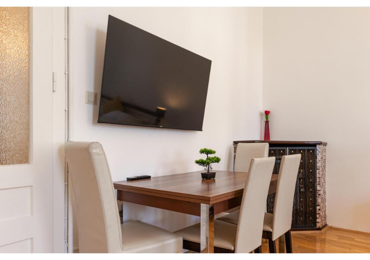 Cheerful 2Br Apartment - Suitable For Longstays Вена Экстерьер фото