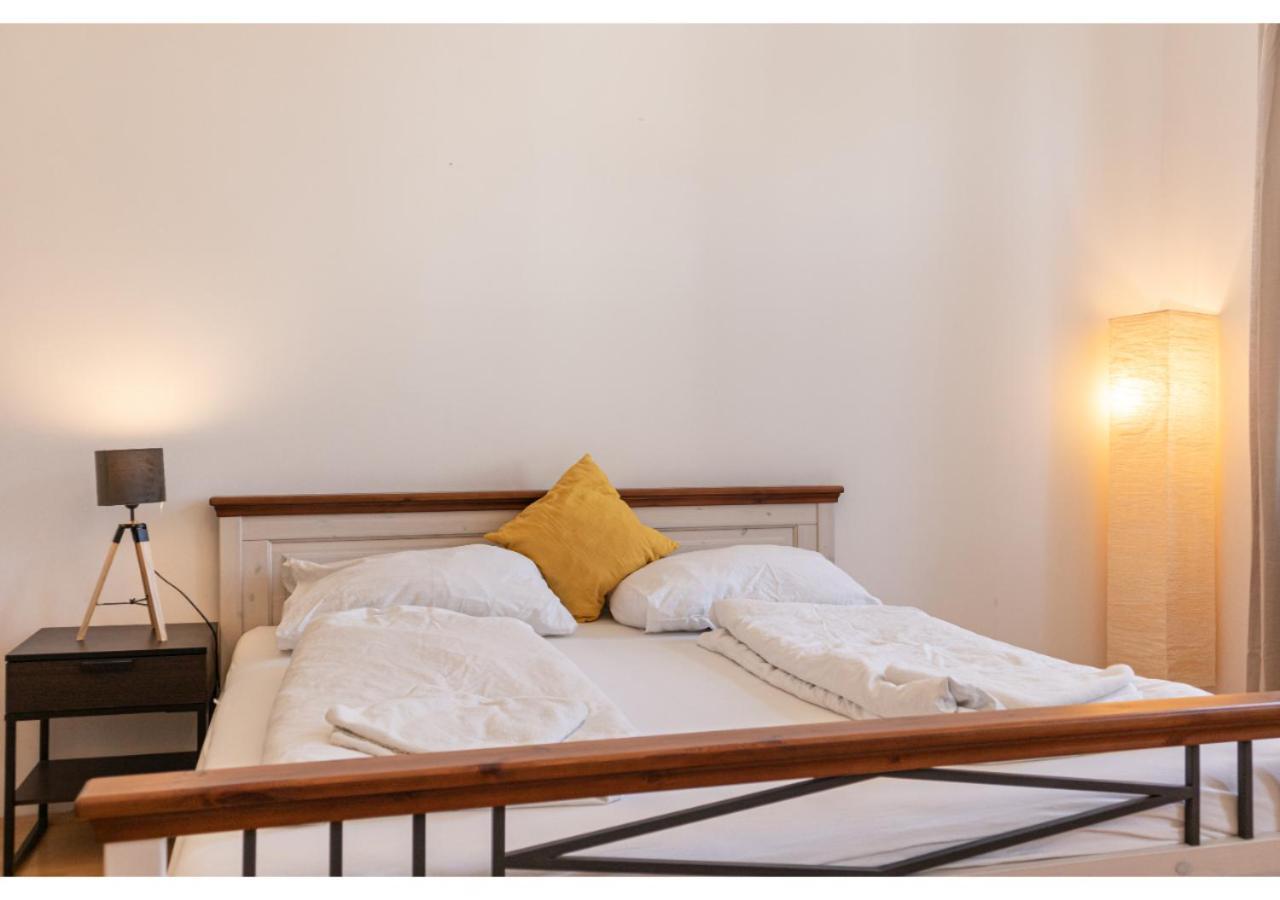 Cheerful 2Br Apartment - Suitable For Longstays Вена Экстерьер фото