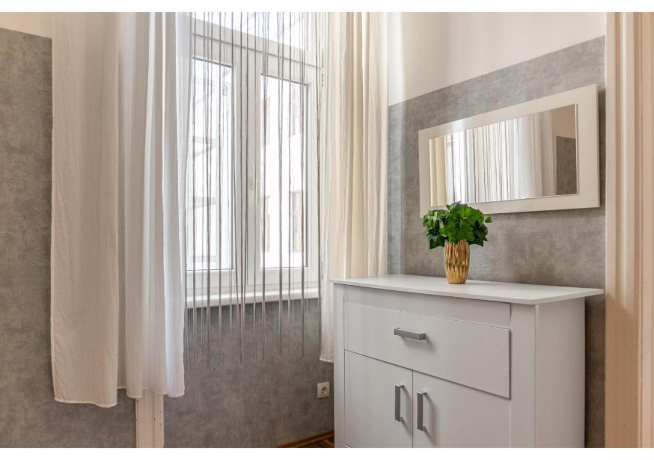 Cheerful 2Br Apartment - Suitable For Longstays Вена Экстерьер фото